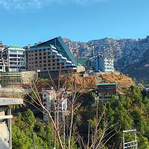 Hotel Summer Lead