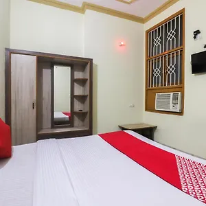 Hotel Oyo 67668 Laxmi Palace